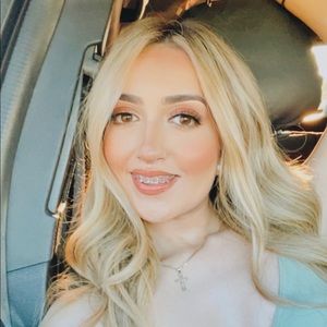 Meet your Posher, Daphne